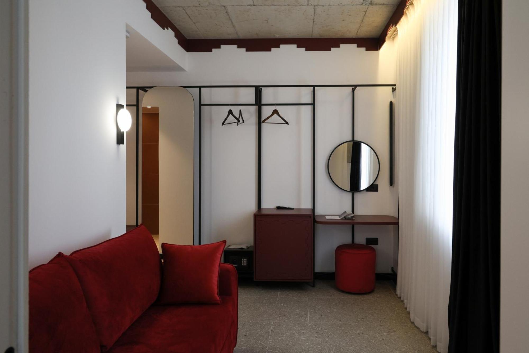 Bazaar Hotel Tirana