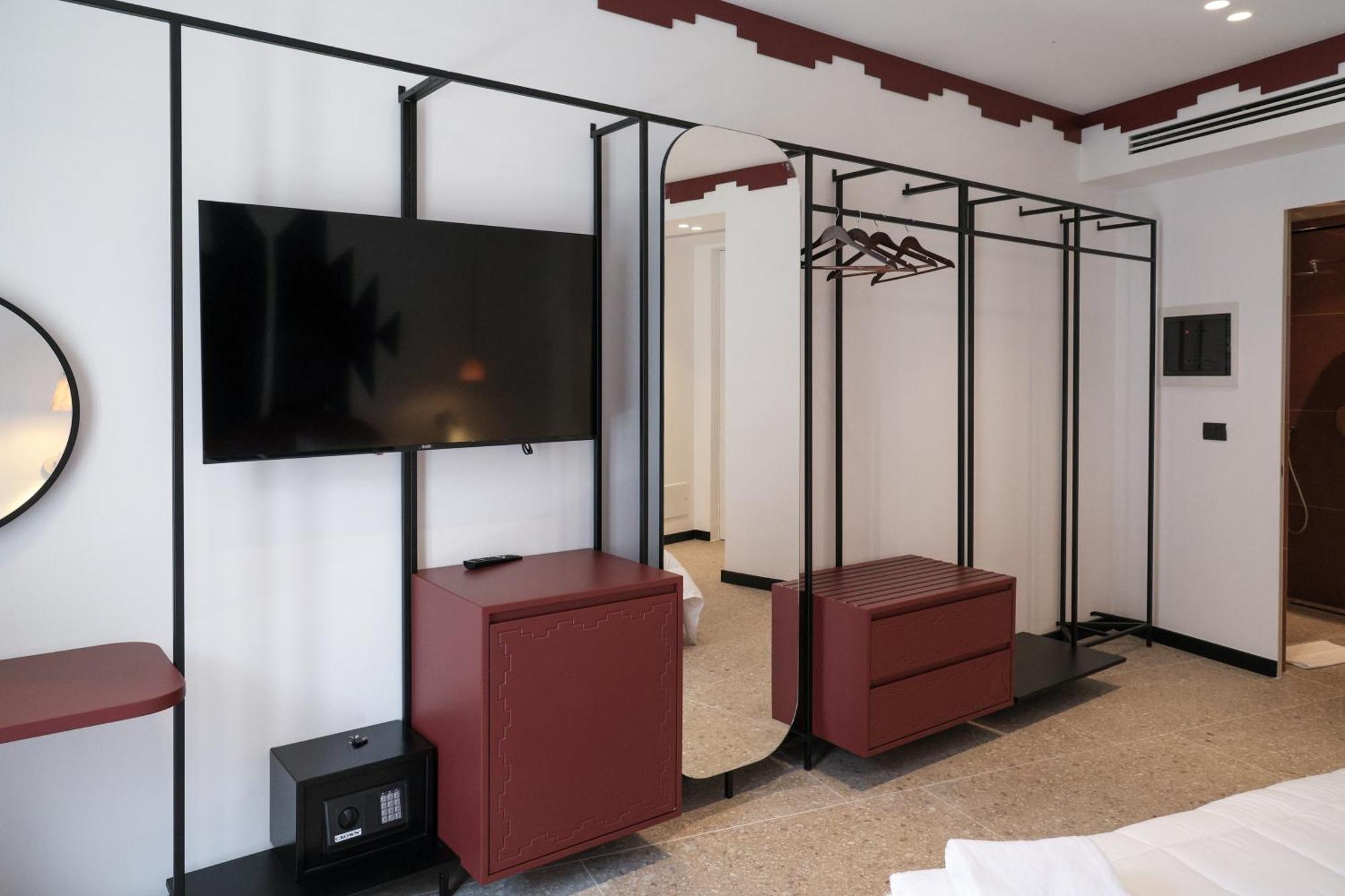 Bazaar 4* Tirana